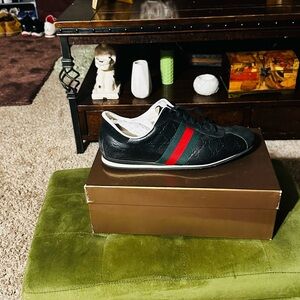 Gucci Women's Black Sneakers with Red and Green Accents